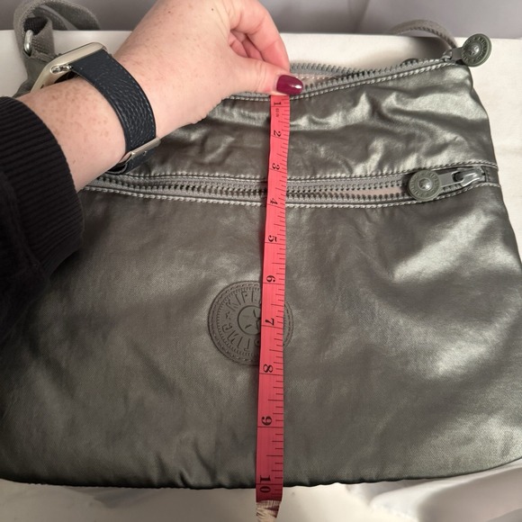 Kipling Crossbody Bag Silver Metallic Adjustable Strap Zip Top Travel Purse - Picture 13 of 16